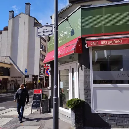 Πανσιόν Elegant Spacious Room, Steps From Train Station *